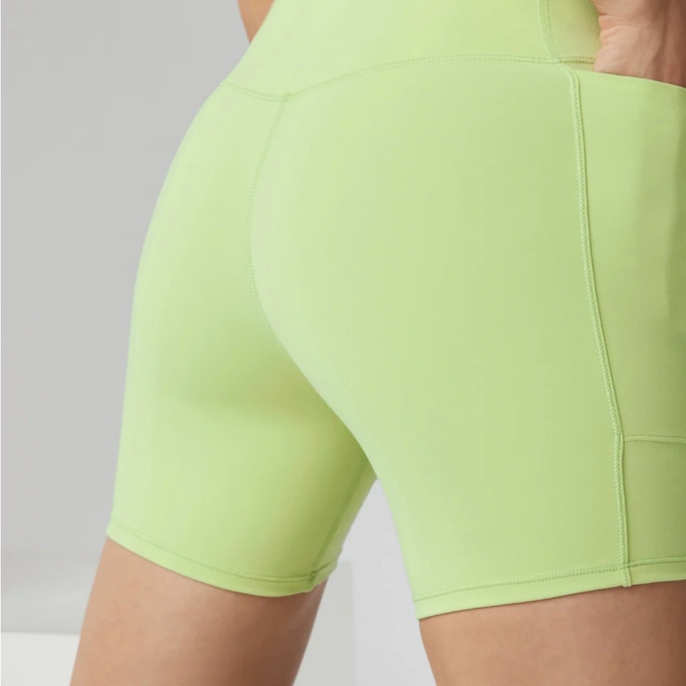 Vuori Studio Pocket Short Limone